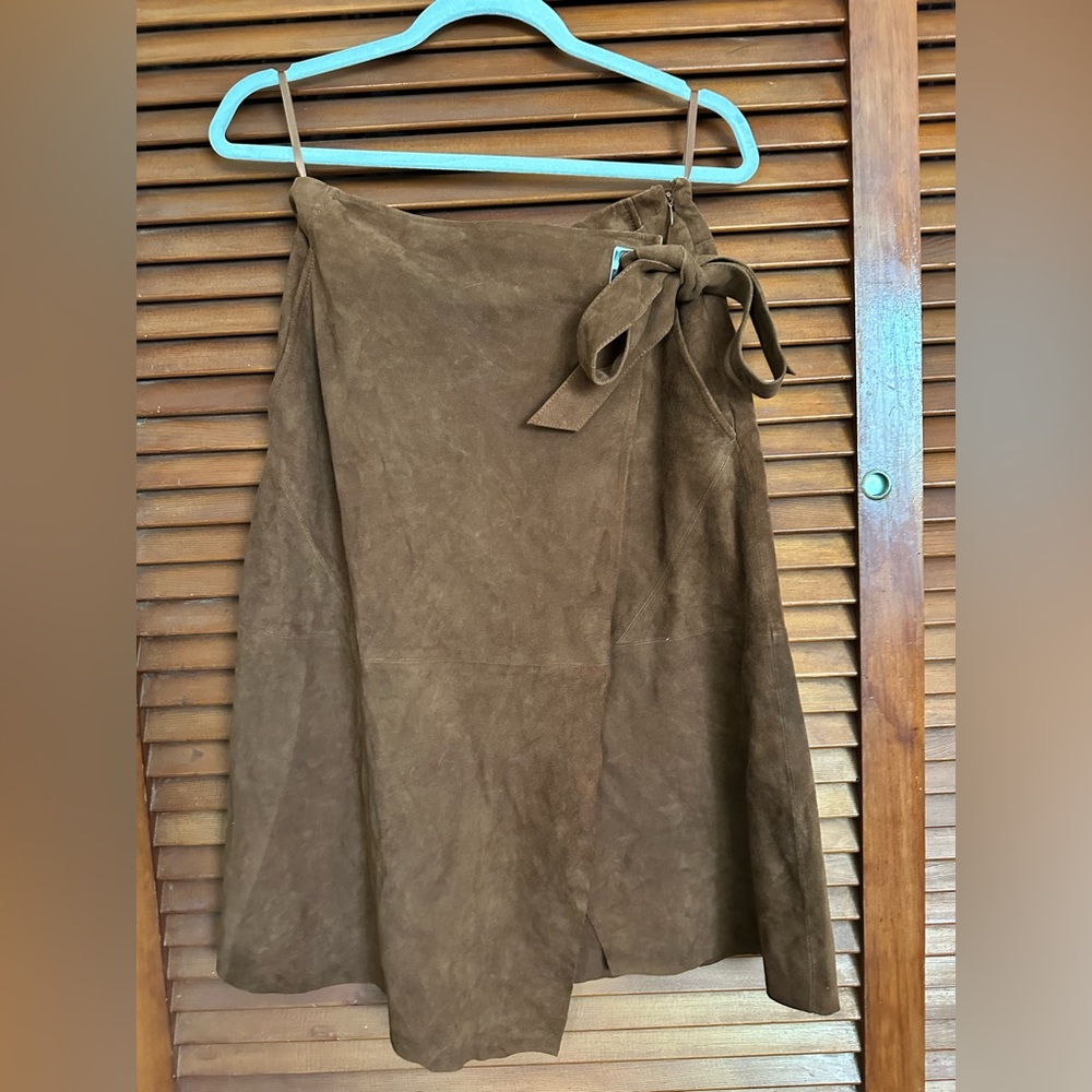 White House Black Market size 6 Genuine Leather wrap skirt